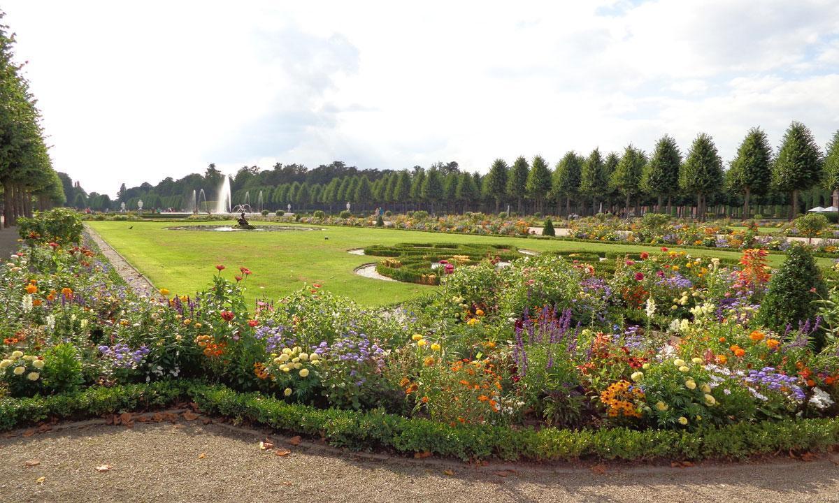 Kreisparterre im Schwetzinger Schlossgarten; Foto: Staatsanzeiger für Baden-Württemberg, Cornelia Lindenberg Kreisparterre im Schwetzinger Schlossgarten; Foto: Staatsanzeiger für Baden-Württemberg, Cornelia Lindenberg