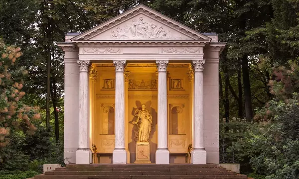 Minervatempel im Schlossgarten Schwetzingen