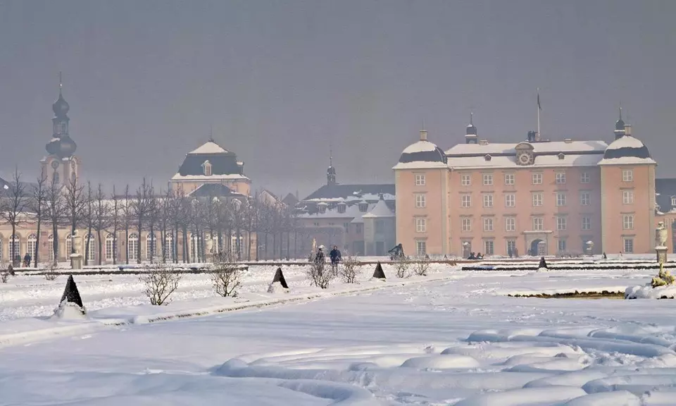 Schloss und Schlossgarten Schwetzingen im Winter