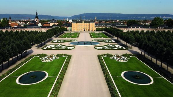  Schloss und Schlossgarten Schwetzingen